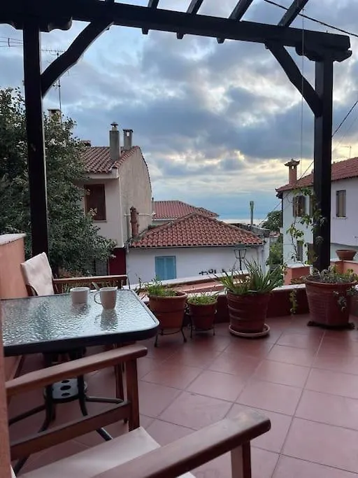Centaurus Apartment In Old Town Thessaloniki