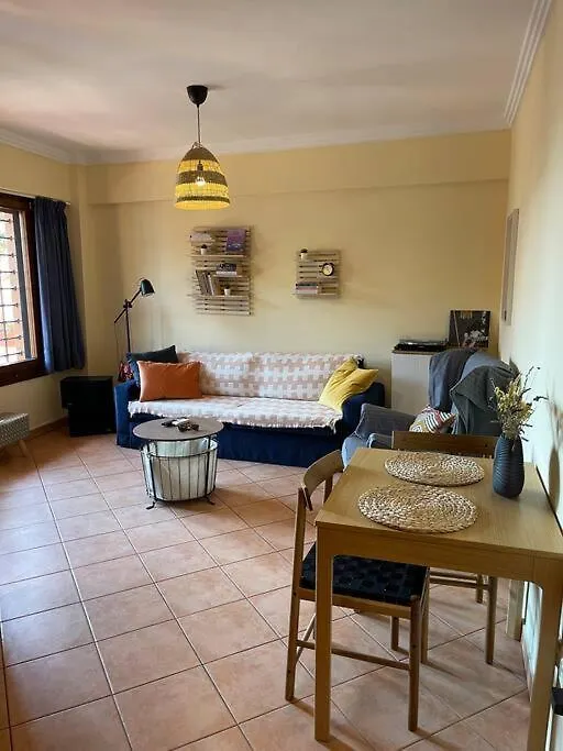 Centaurus Apartment In Old Town Thessaloniki